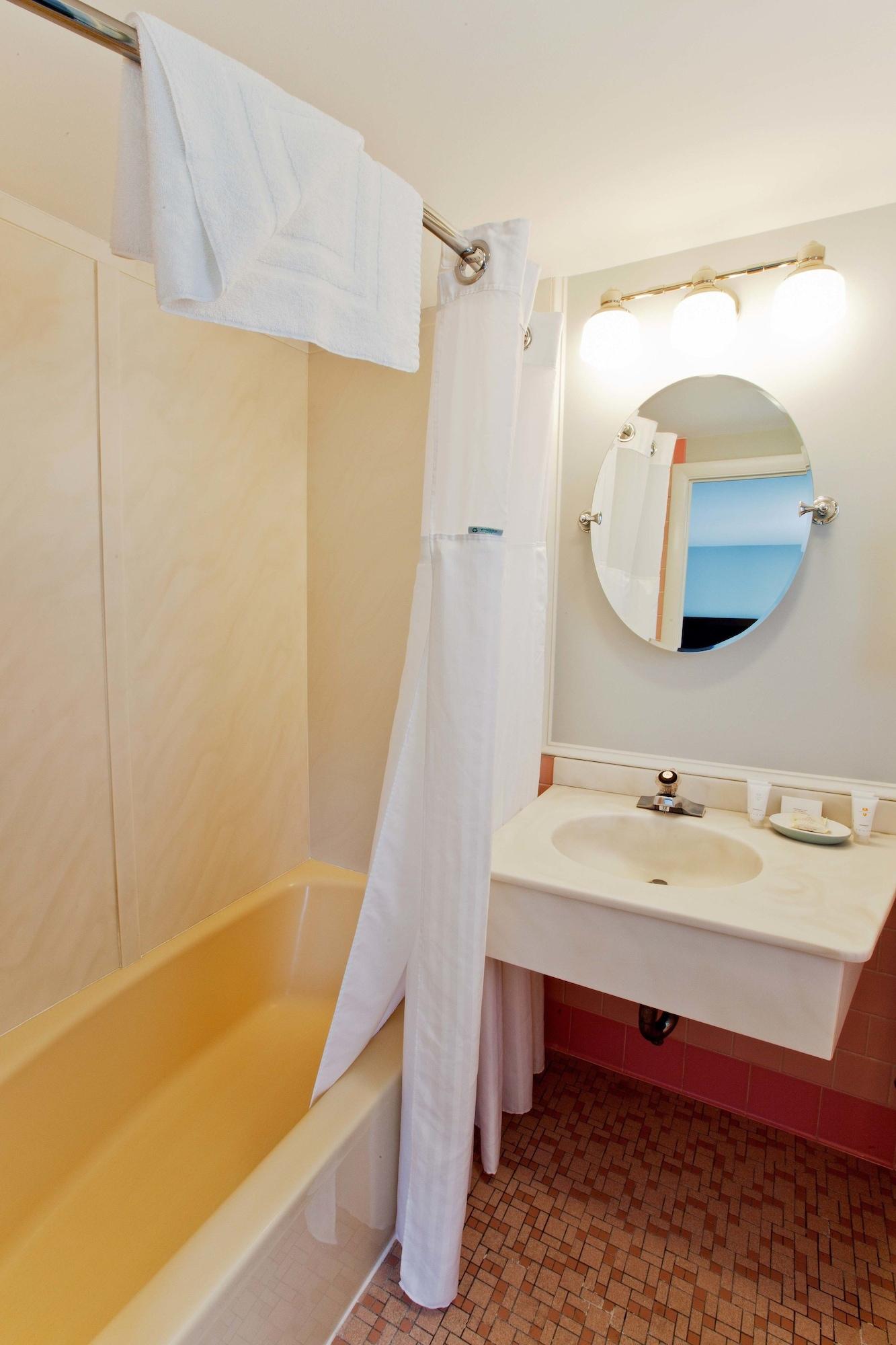 The Seaglass Inn & Spa Provincetown Zewnętrze zdjęcie
